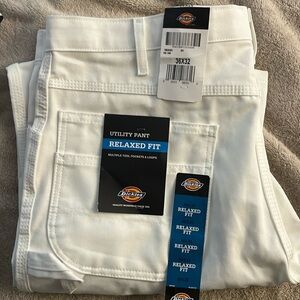Dickies Men’s white Utility Pant. Relaxed Fit Size 36x 32.  New With Tags